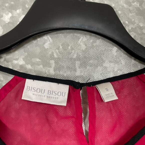 Bisou Bisou Women's Red Sheer Lace Cutout Shoulder Wrap Top - Size Small - Goth - Picture 4 of 6